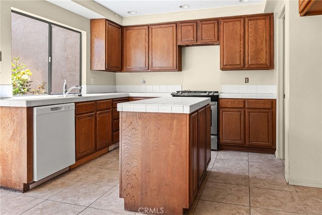 1207 Touchstone, Santa Maria, CA 93454