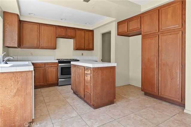 1207 Touchstone, Santa Maria, CA 93454