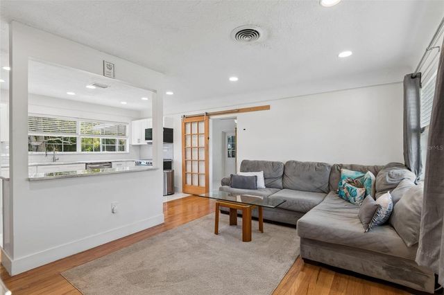 4526 YARDLEY AVENUE N, St Petersburg, FL 33713