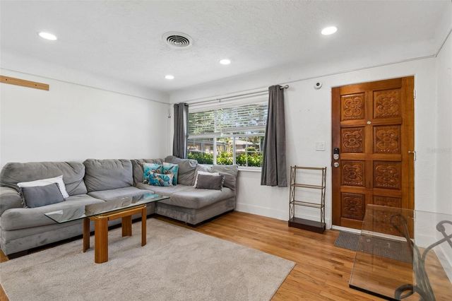 4526 YARDLEY AVENUE N, St Petersburg, FL 33713