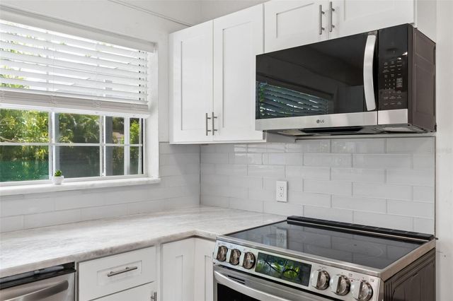 4526 YARDLEY AVENUE N, St Petersburg, FL 33713