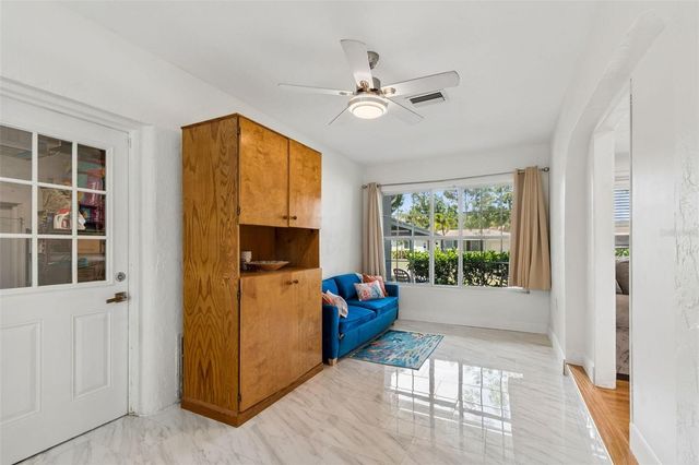 4526 YARDLEY AVENUE N, St Petersburg, FL 33713