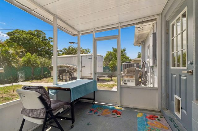 4526 YARDLEY AVENUE N, St Petersburg, FL 33713