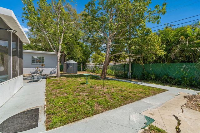 4526 YARDLEY AVENUE N, St Petersburg, FL 33713