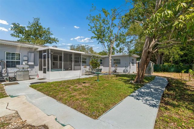 4526 YARDLEY AVENUE N, St Petersburg, FL 33713