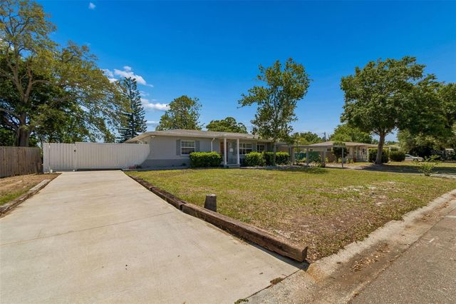 4526 YARDLEY AVENUE N, St Petersburg, FL 33713