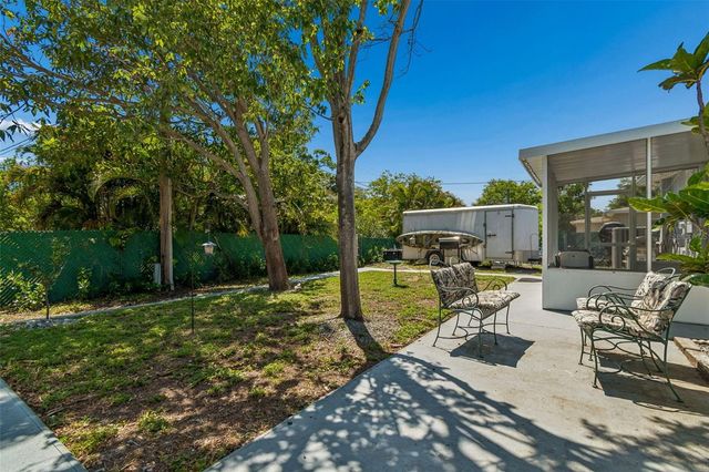 4526 YARDLEY AVENUE N, St Petersburg, FL 33713