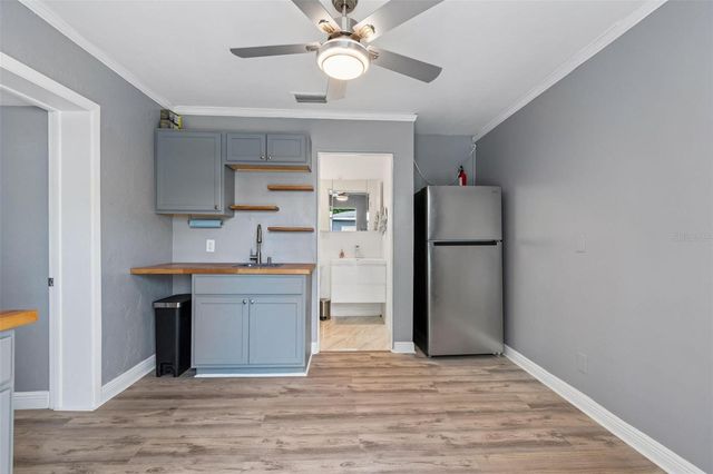 4526 YARDLEY AVENUE N, St Petersburg, FL 33713