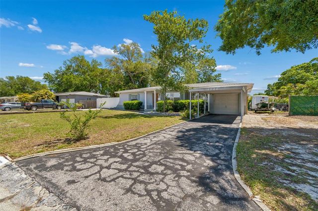 4526 YARDLEY AVENUE N, St Petersburg, FL 33713