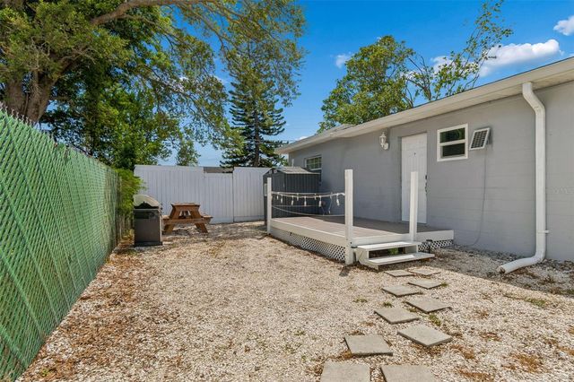 4526 YARDLEY AVENUE N, St Petersburg, FL 33713