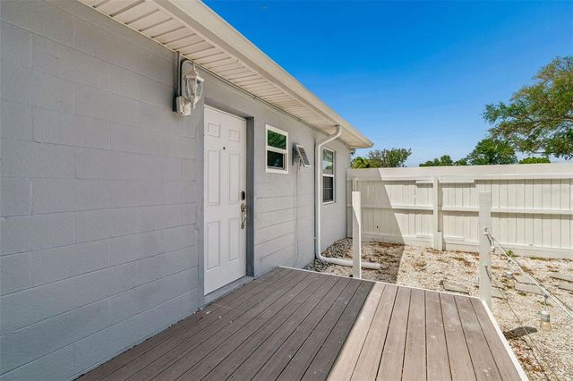 4526 YARDLEY AVENUE N, St Petersburg, FL 33713