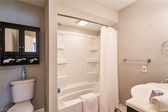 2808 Lynne Road, Green, OH 44312