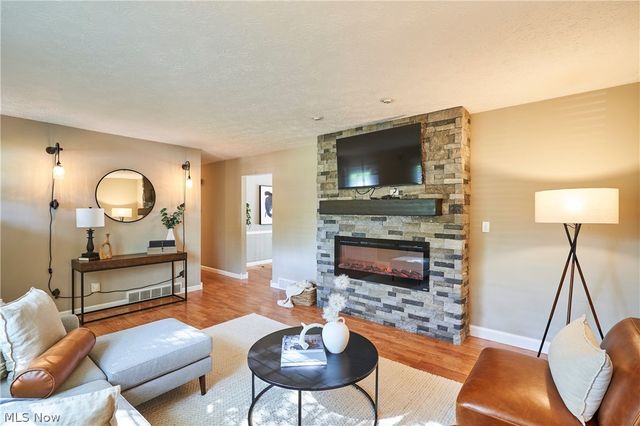 2808 Lynne Road, Green, OH 44312