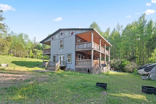 140 K B Song Ln, Linden, TN 37096