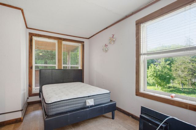 140 K B Song Ln, Linden, TN 37096