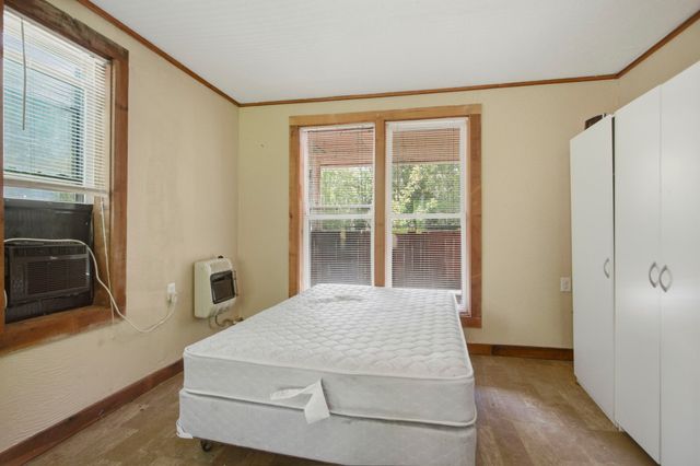 140 K B Song Ln, Linden, TN 37096
