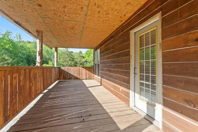 140 K B Song Ln, Linden, TN 37096