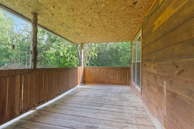 140 K B Song Ln, Linden, TN 37096