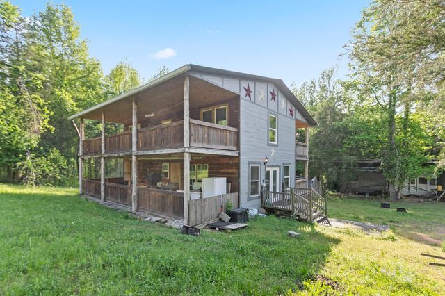 140 K B Song Ln, Linden, TN 37096
