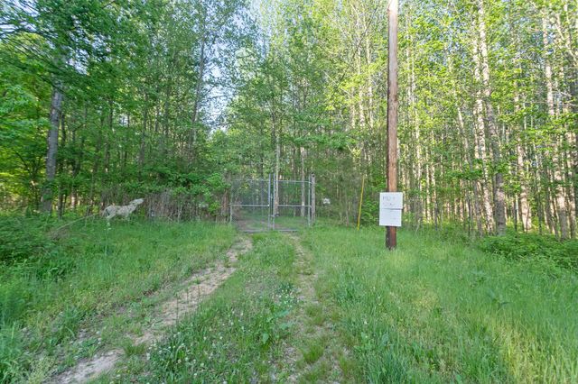 140 K B Song Ln, Linden, TN 37096