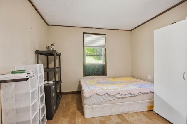 140 K B Song Ln, Linden, TN 37096