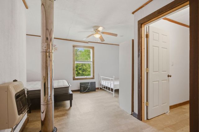 140 K B Song Ln, Linden, TN 37096