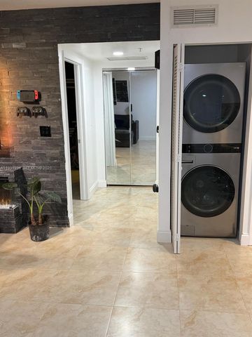 31 SE 5th St 2907, Miami, FL 33131