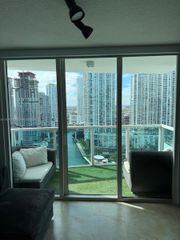 31 SE 5th St 2907, Miami, FL 33131
