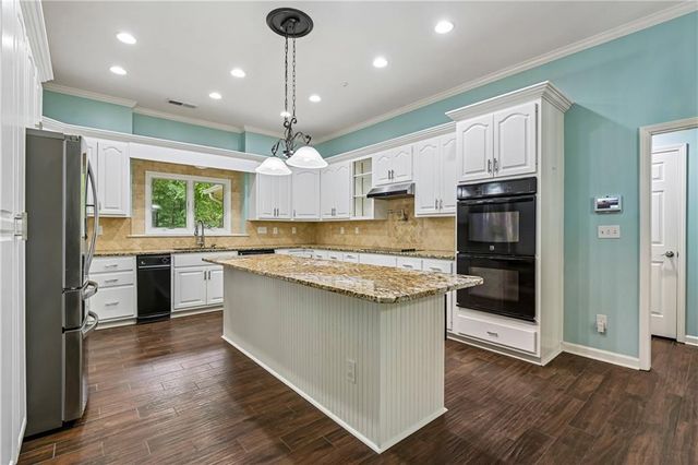 2077 Coolidge Way NW, Acworth, GA 30101