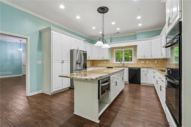 2077 Coolidge Way NW, Acworth, GA 30101