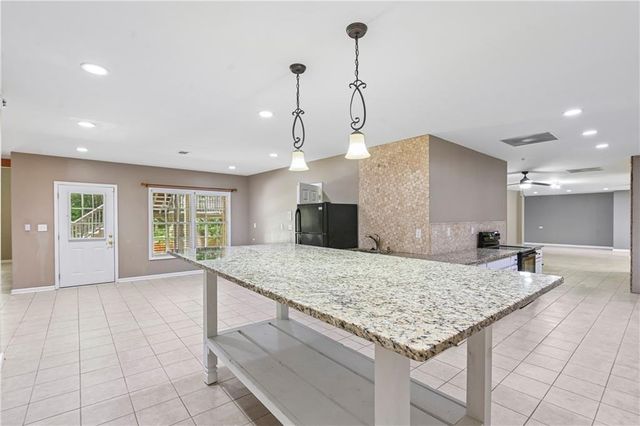 2077 Coolidge Way NW, Acworth, GA 30101