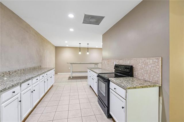 2077 Coolidge Way NW, Acworth, GA 30101