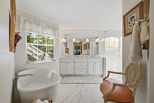 8735 Lakeside Boulevard 211, Vero Beach, FL 32963