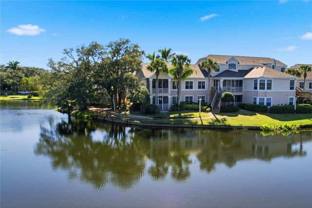 8735 Lakeside Boulevard 211, Vero Beach, FL 32963
