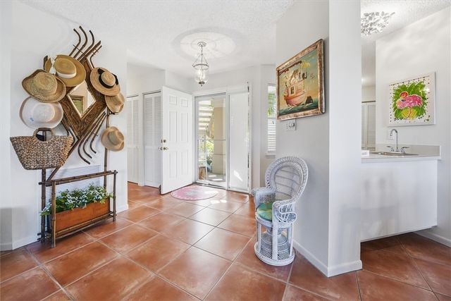 8735 Lakeside Boulevard 211, Vero Beach, FL 32963