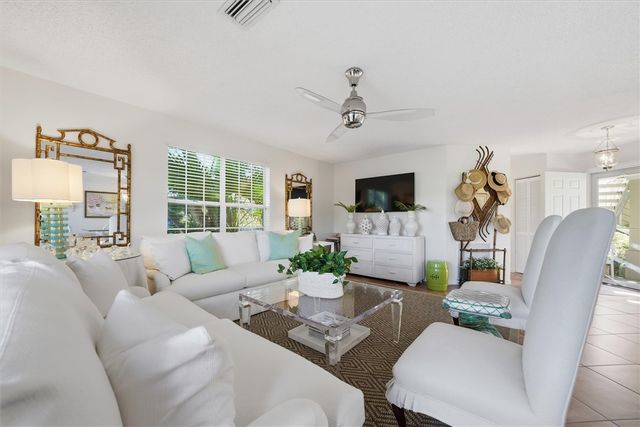 8735 Lakeside Boulevard 211, Vero Beach, FL 32963