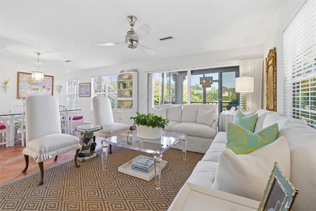 8735 Lakeside Boulevard 211, Vero Beach, FL 32963