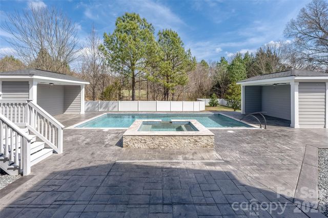 14724 Old Vermillion Drive, Huntersville, NC 28078