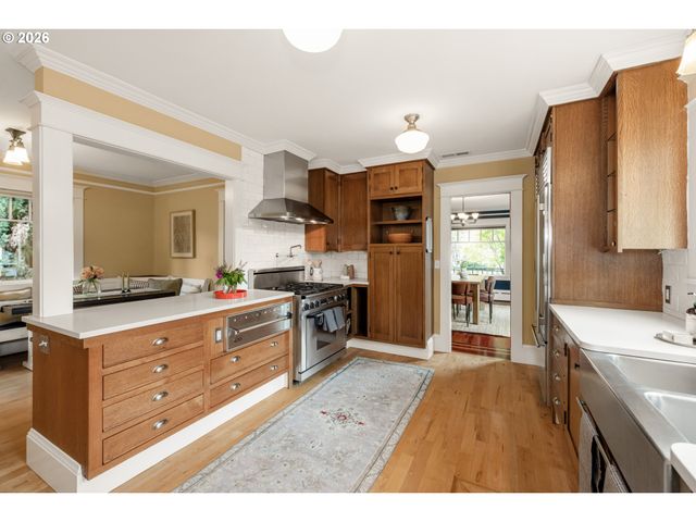 1524 Se MALDEN St, Portland, OR 97202