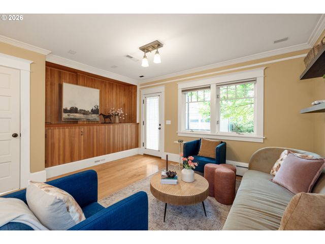 1524 Se MALDEN St, Portland, OR 97202