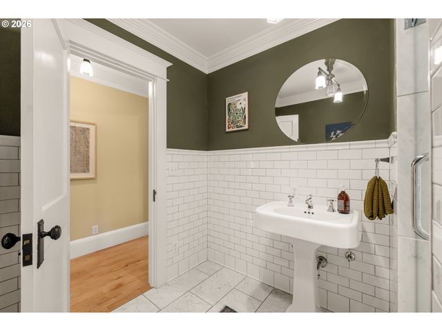 1524 Se MALDEN St, Portland, OR 97202