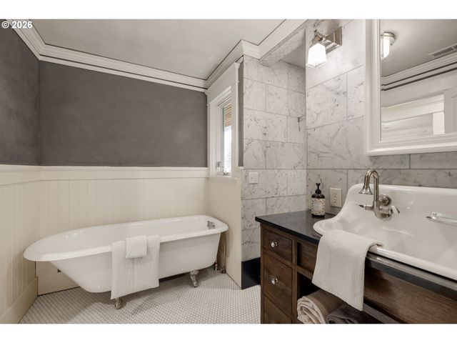 1524 Se MALDEN St, Portland, OR 97202