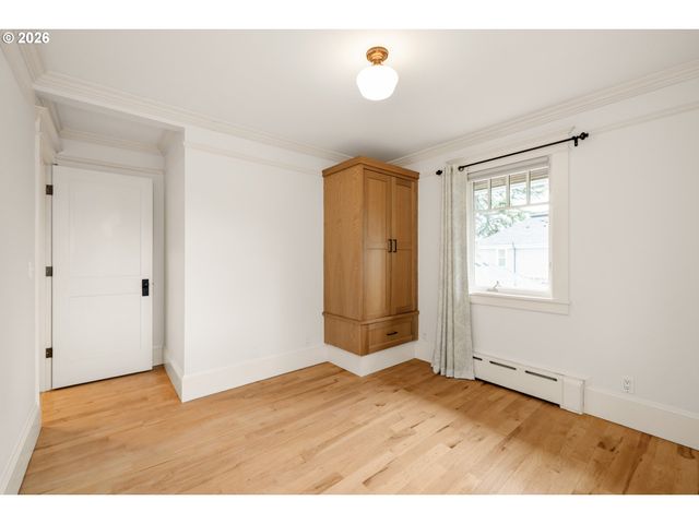 1524 Se MALDEN St, Portland, OR 97202