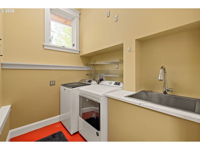 1524 Se MALDEN St, Portland, OR 97202