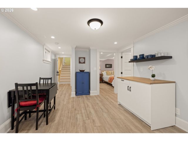 1524 Se MALDEN St, Portland, OR 97202