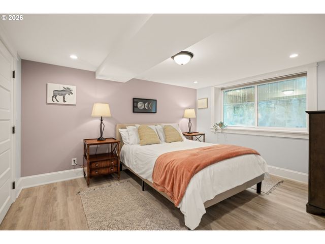 1524 Se MALDEN St, Portland, OR 97202