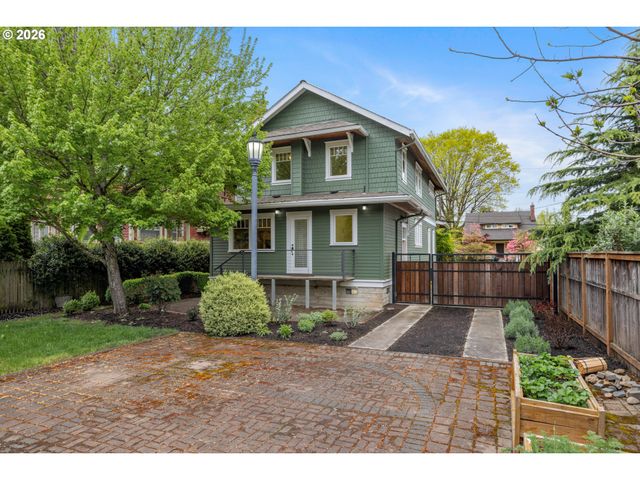1524 Se MALDEN St, Portland, OR 97202