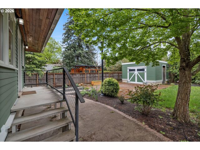 1524 Se MALDEN St, Portland, OR 97202