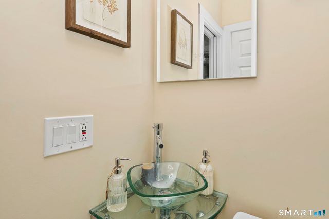 26 Melrose Place, Stamford, CT 06902