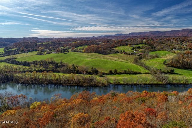 311 Ross Cemetery Rd, Rocky Top, TN 37769